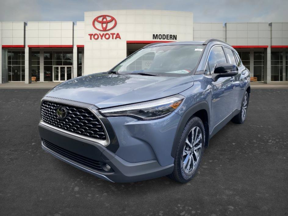 Used 2025 Celestite Toyota XLE image 1