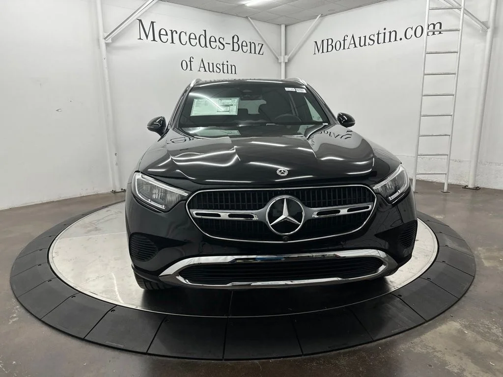 New 2027 Black Mercedes-Benz GLC 300 image 2