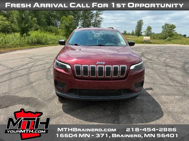 Used 2019 Red Jeep Sport image 3