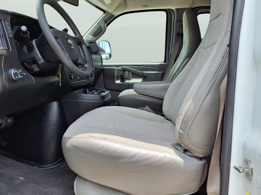 Used 2019 SUMMIT WHITE Chevrolet LT image 12