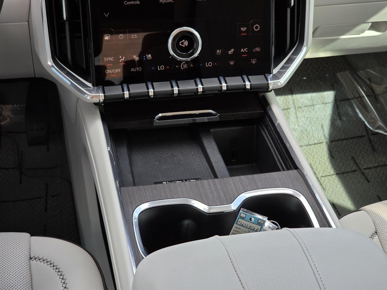 Used 2024 White Frost Tricoat GMC FWD Denali image 18