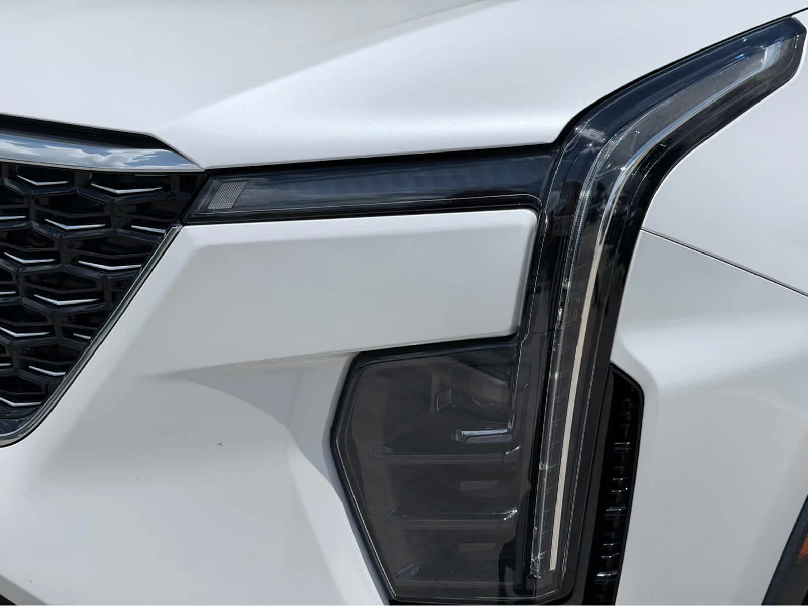 Used 2024 Crystal White Tricoat Cadillac Premium Luxury image 9