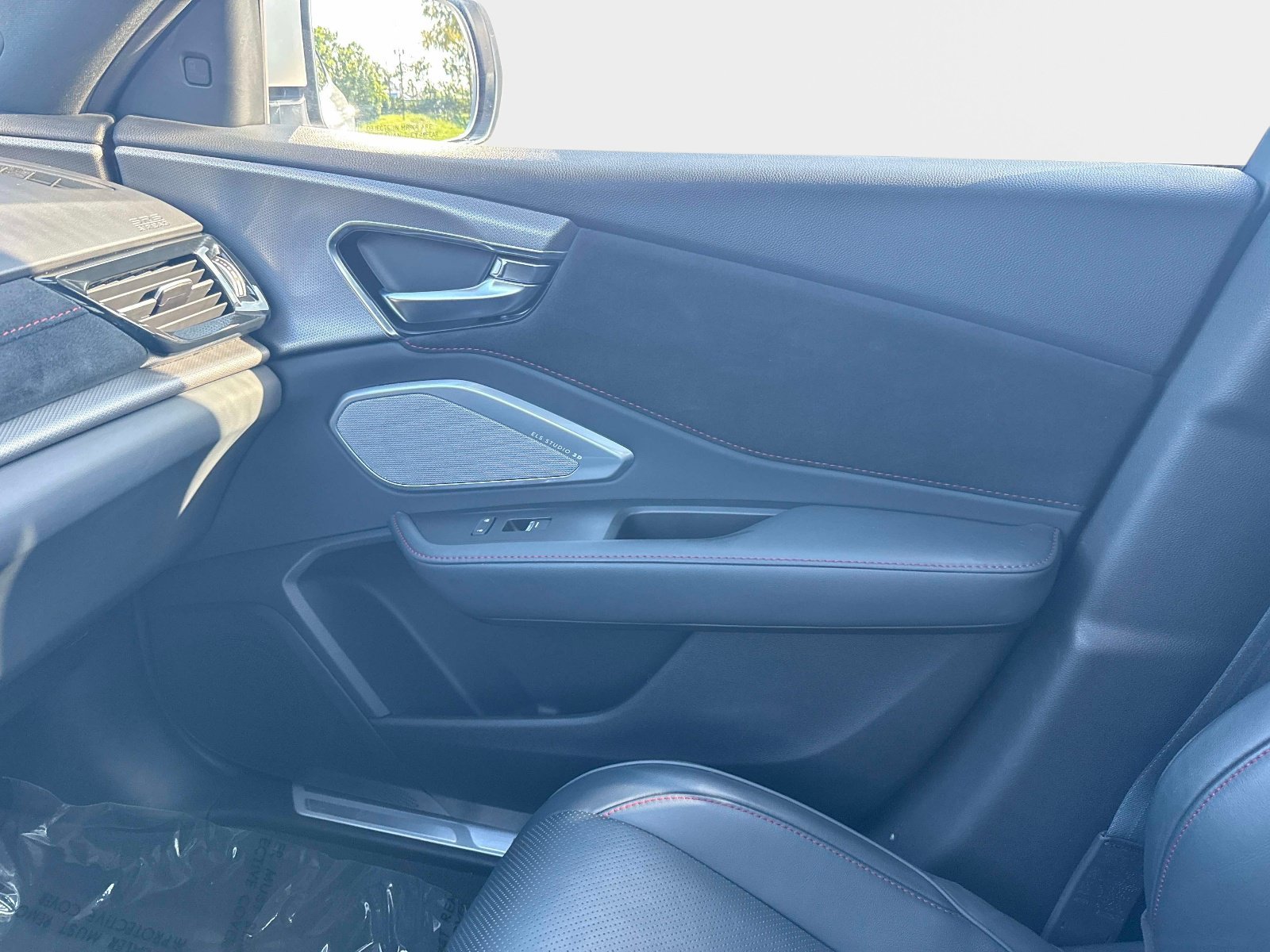 Used 2023 Platinum White Acura w/A-Spec Package image 23