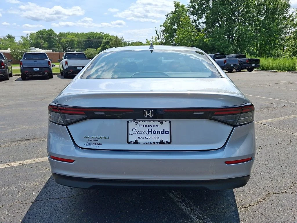 Certified Used 2024 Solar Silver Metallic Honda LX image 5
