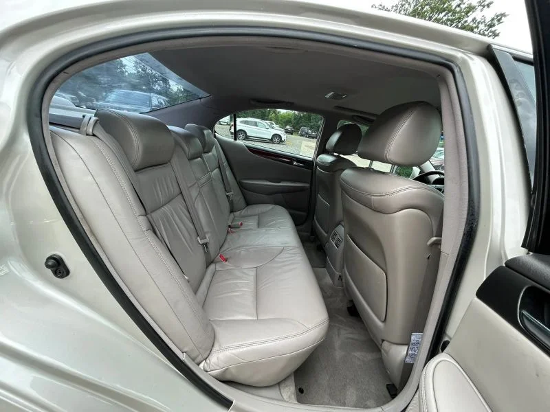 Used 2003 Gold Lexus ES 300 Sedan 4D image 25