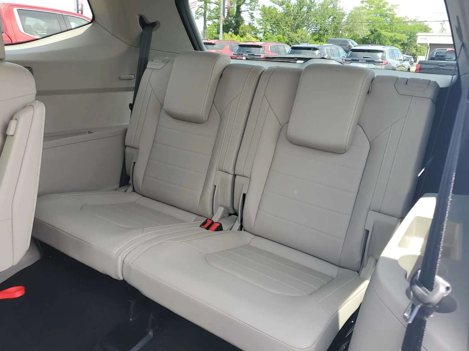 Used 2025 Opal White Pearl White Volkswagen 2.0T SEL image 13