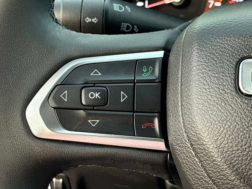 Used 2023 Gray Jeep Limited image 23
