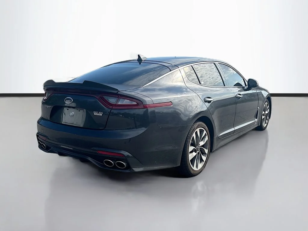 Used 2019 Gray Kia Base image 3