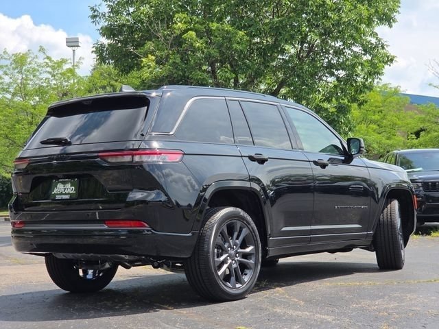 New 2026 Diamond Black Crystal Pearlcoat Jeep Limited Reserve image 26