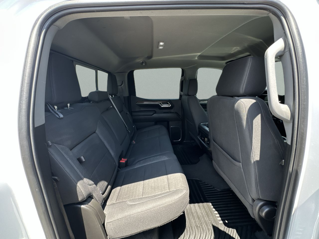Used 2024 White Chevrolet LT image 28