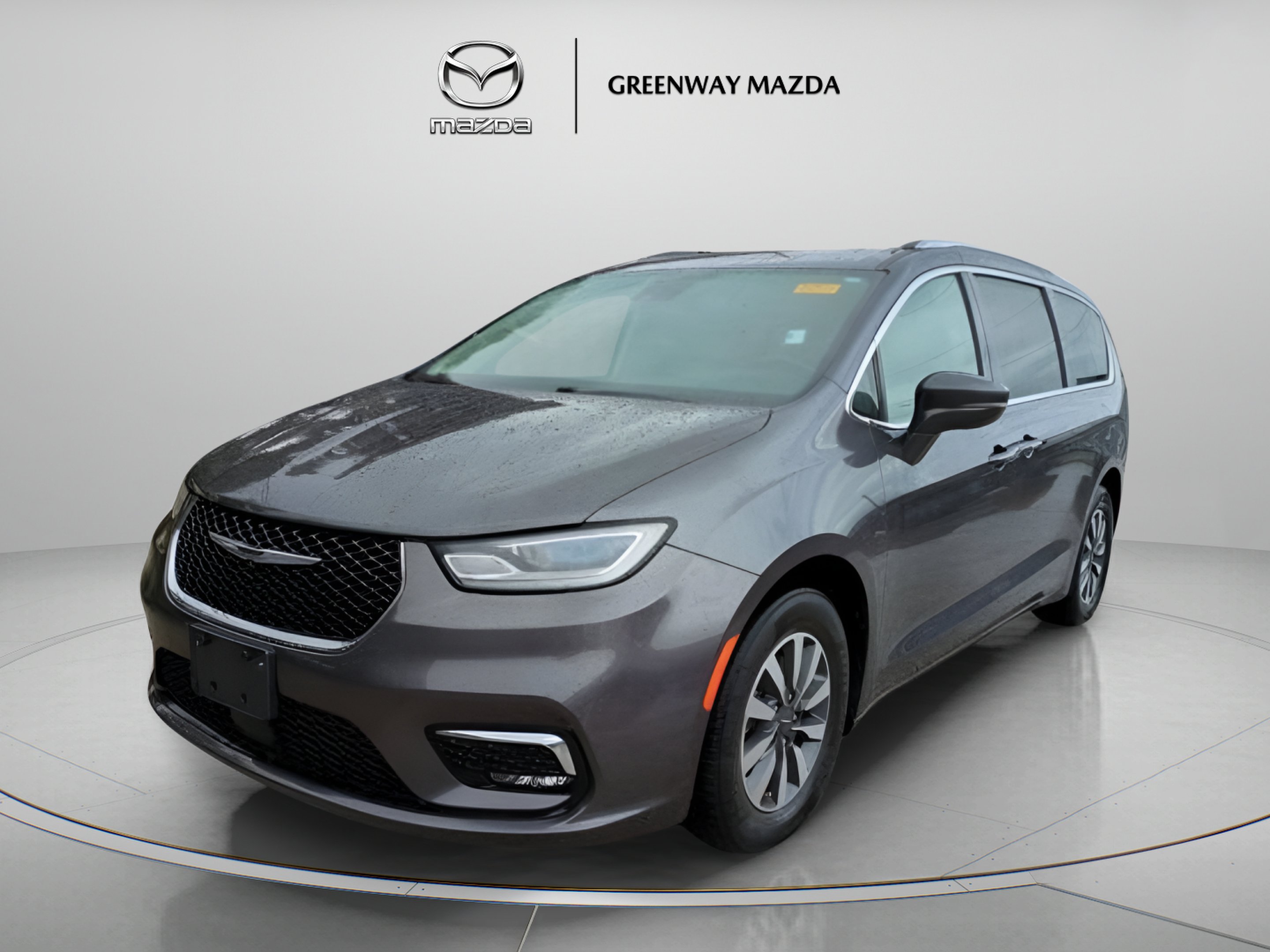 Used 2021 Granite Crystal Metallic Clearcoat Chrysler Touring L image 4