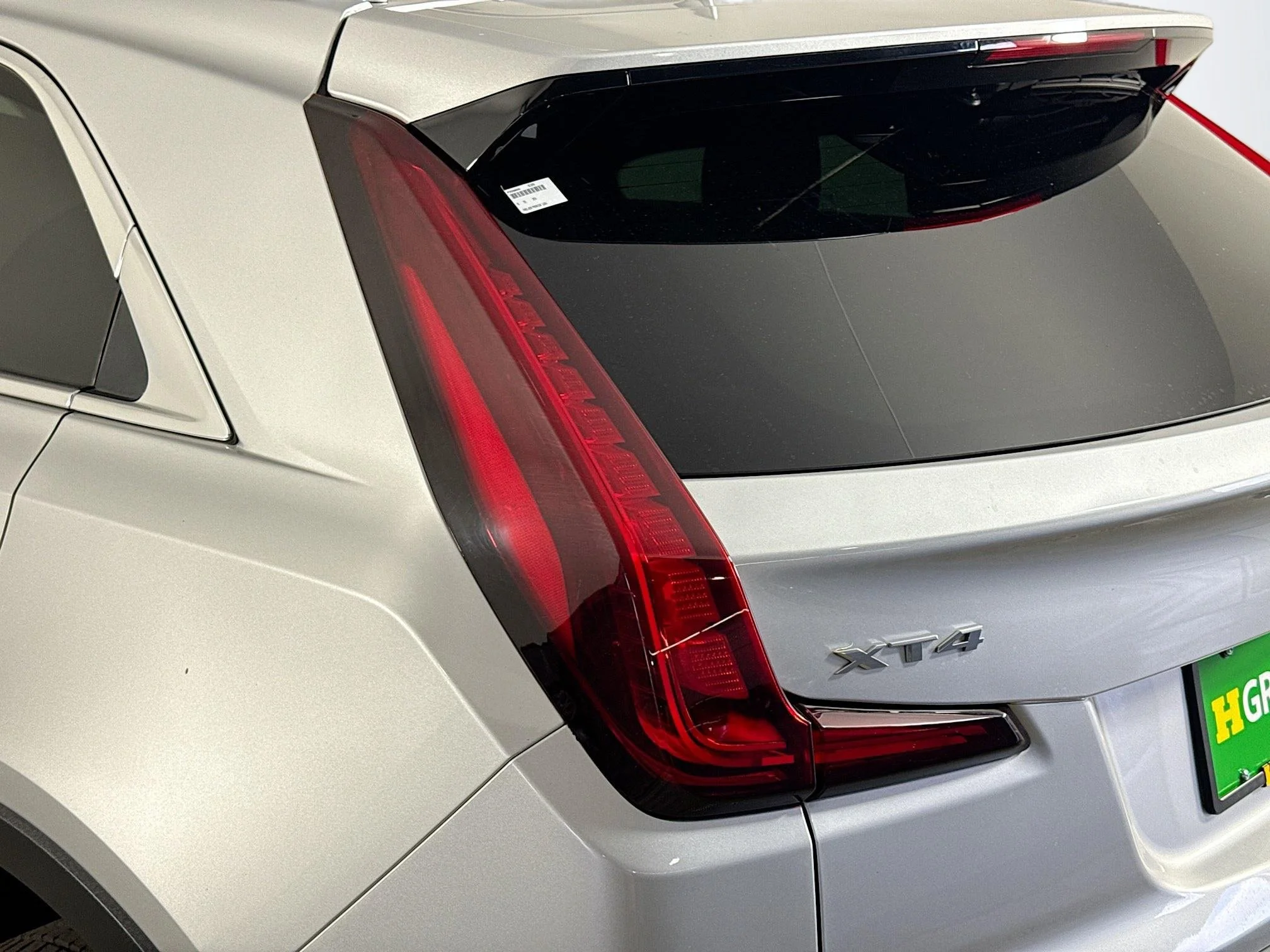 Used 2019 Radiant Silver Metallic Cadillac FWD Premium Luxury image 32