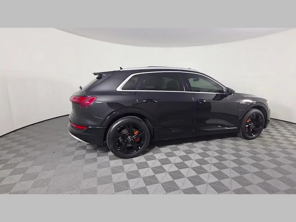 Used 2022 Brilliant Black Audi Premium image 37
