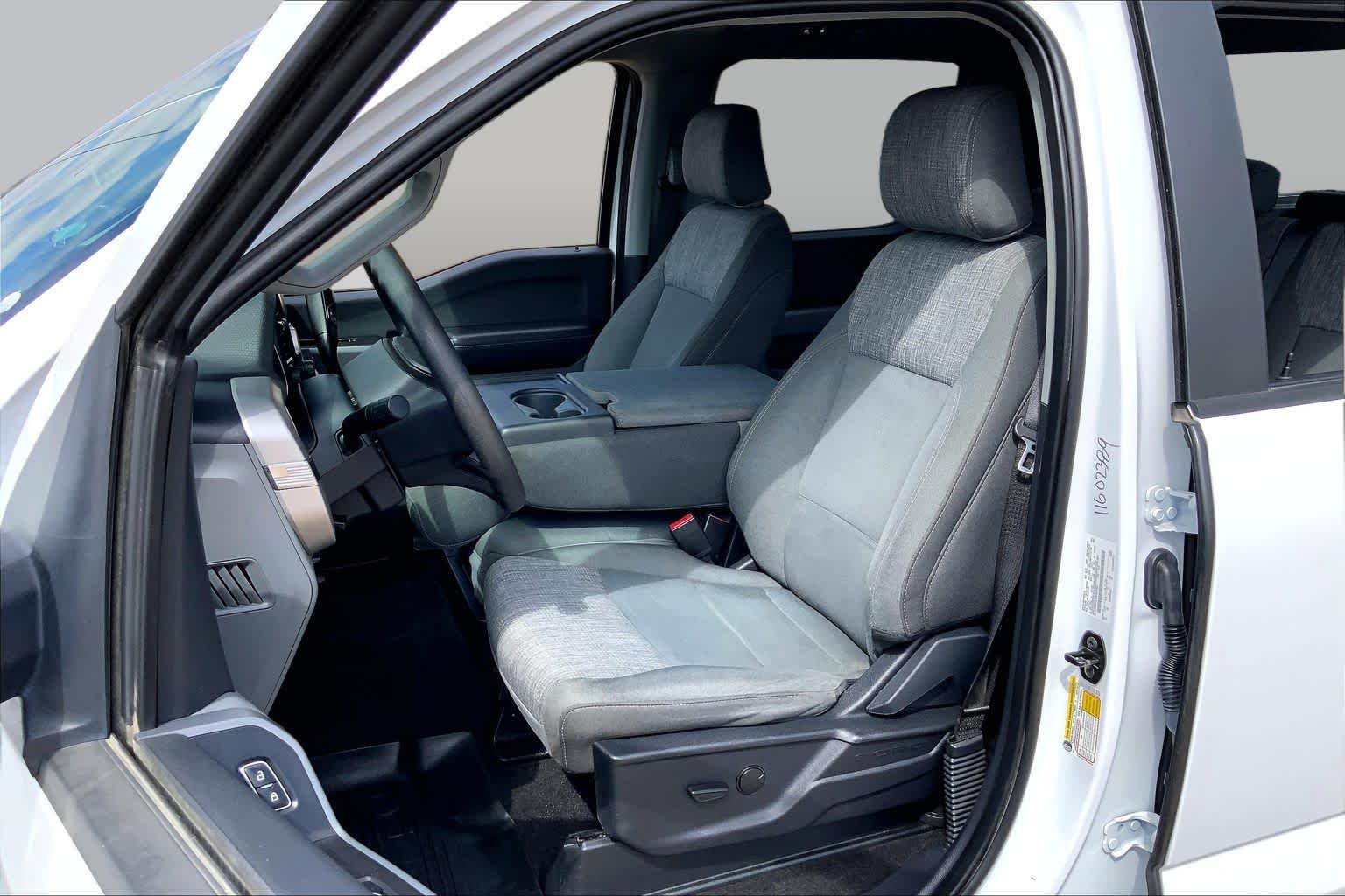 Used 2022 Oxford White Ford XLT image 8