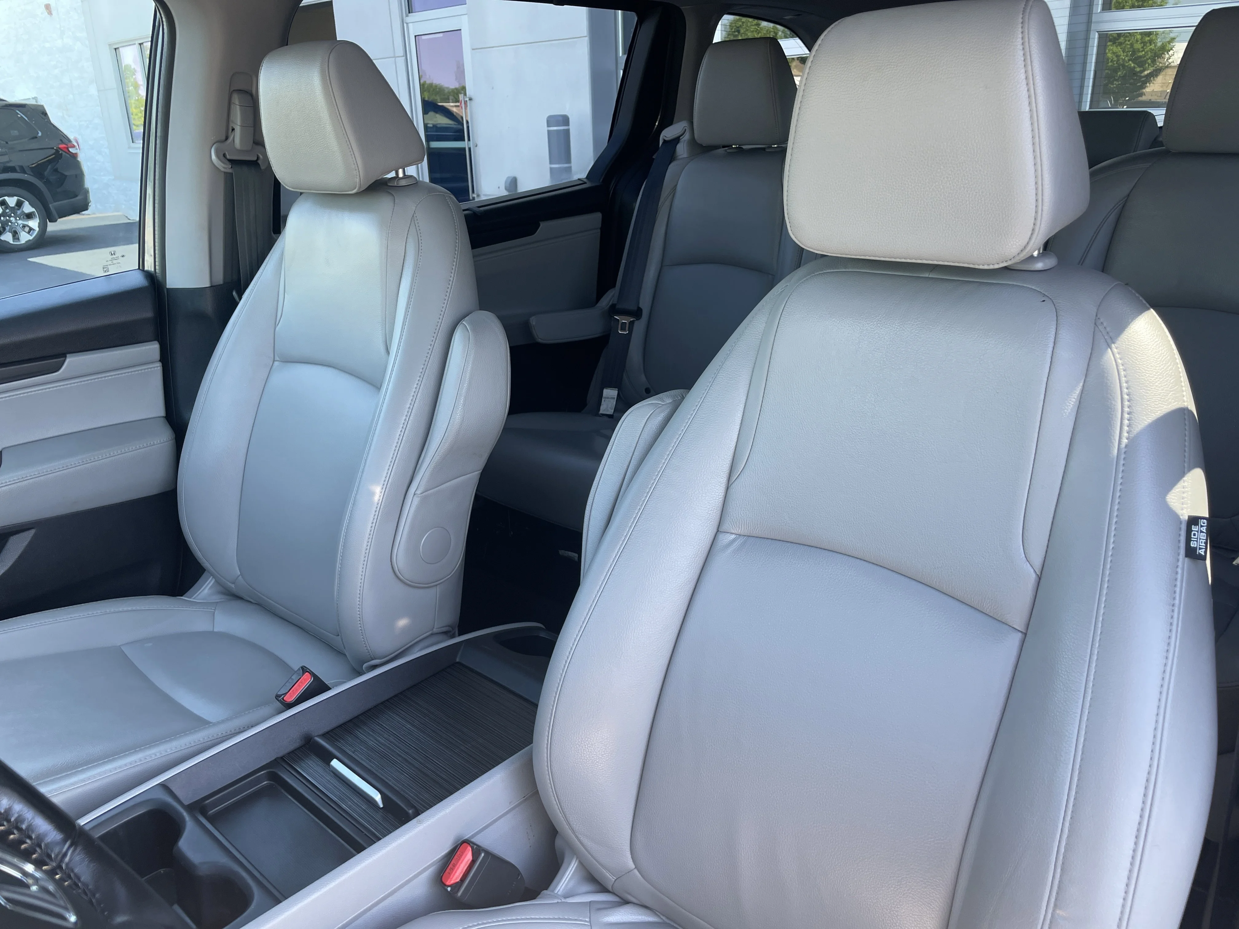 Certified Used 2018 Modern Steel Metallic Honda EX-L image 29