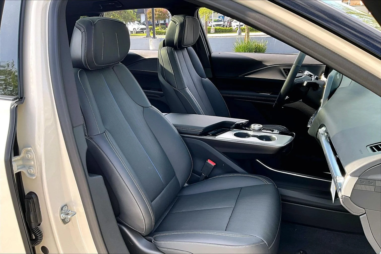 2027 Cadillac LYRIQ Sport - Photo 19