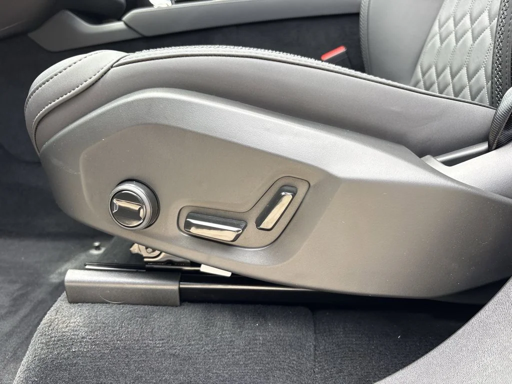New 2026 Aurora Silver Volvo Plus image 13