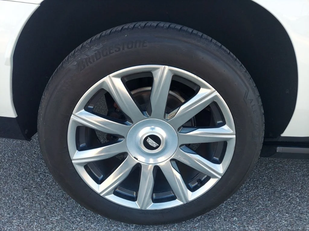 Used 2021 White Cadillac Premium Luxury Platinum image 9