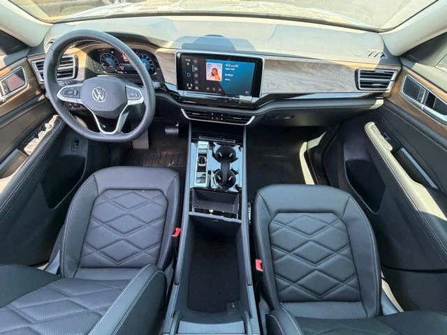 New 2026 Silver Volkswagen 2.0T SE w/Technology image 11