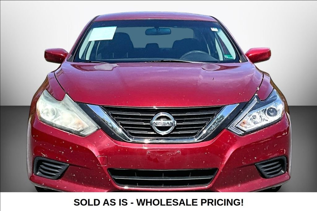 Used 2017 Red Nissan 2.5 S image 2