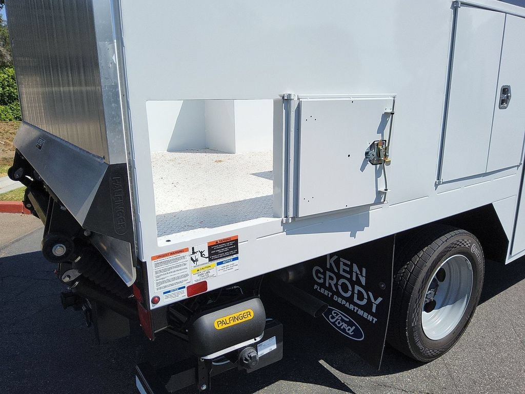 2025 Ford F-550 Super Duty Chassis Cab XL - Photo 24