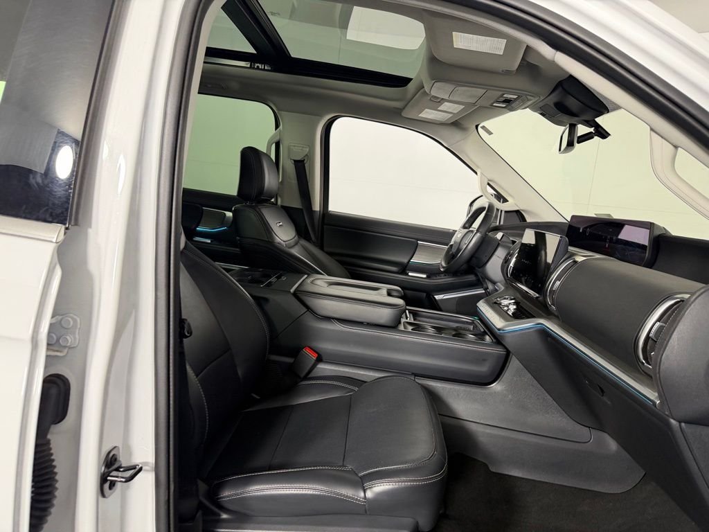 Used 2025 White Metallic Ford Platinum image 29