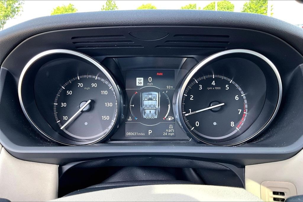 Used 2018 White Land Rover SE image 22