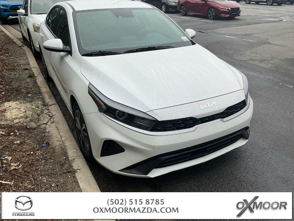 2023 Kia Forte LXS AT's photo