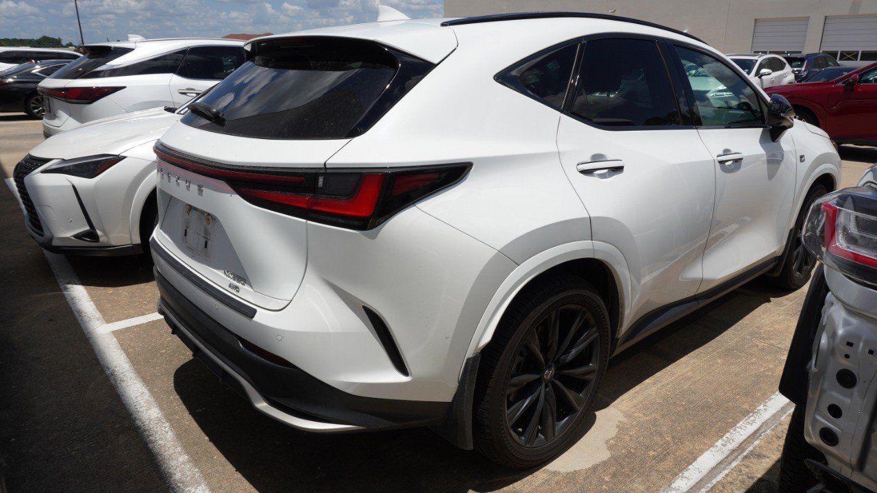 Used 2024 White Lexus NX 350 F SPORT Handling image 5