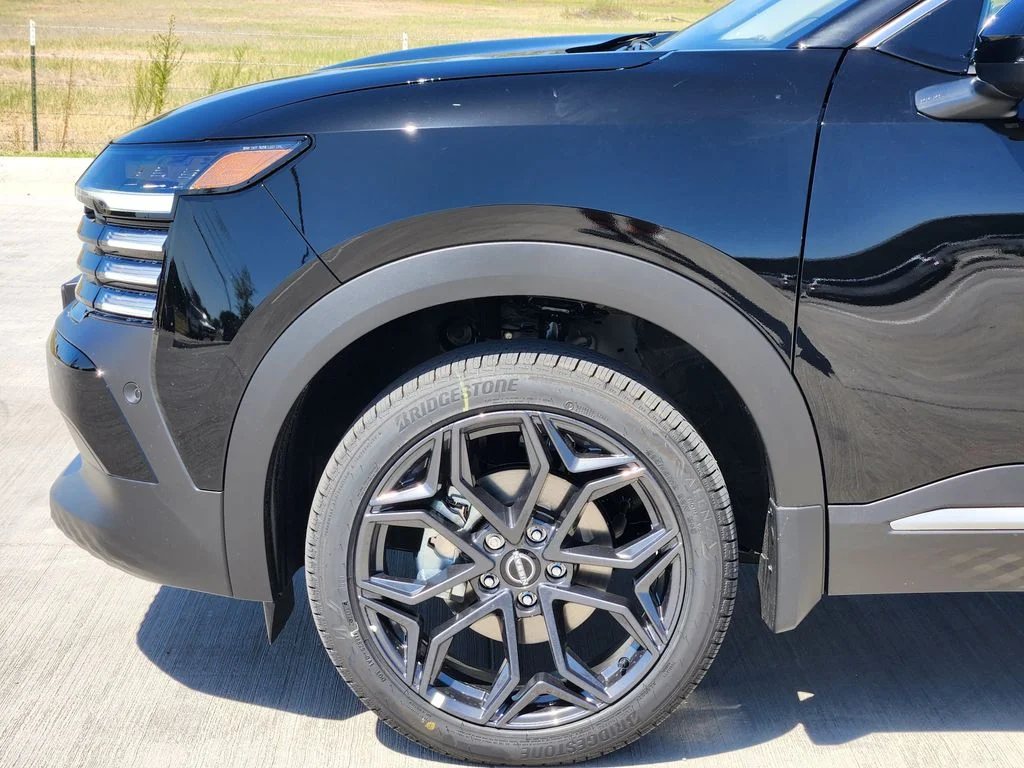 New 2026 Super Black Nissan SR image 7