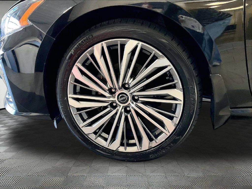 Certified Used 2024 Black Nissan 2.5 SL image 7