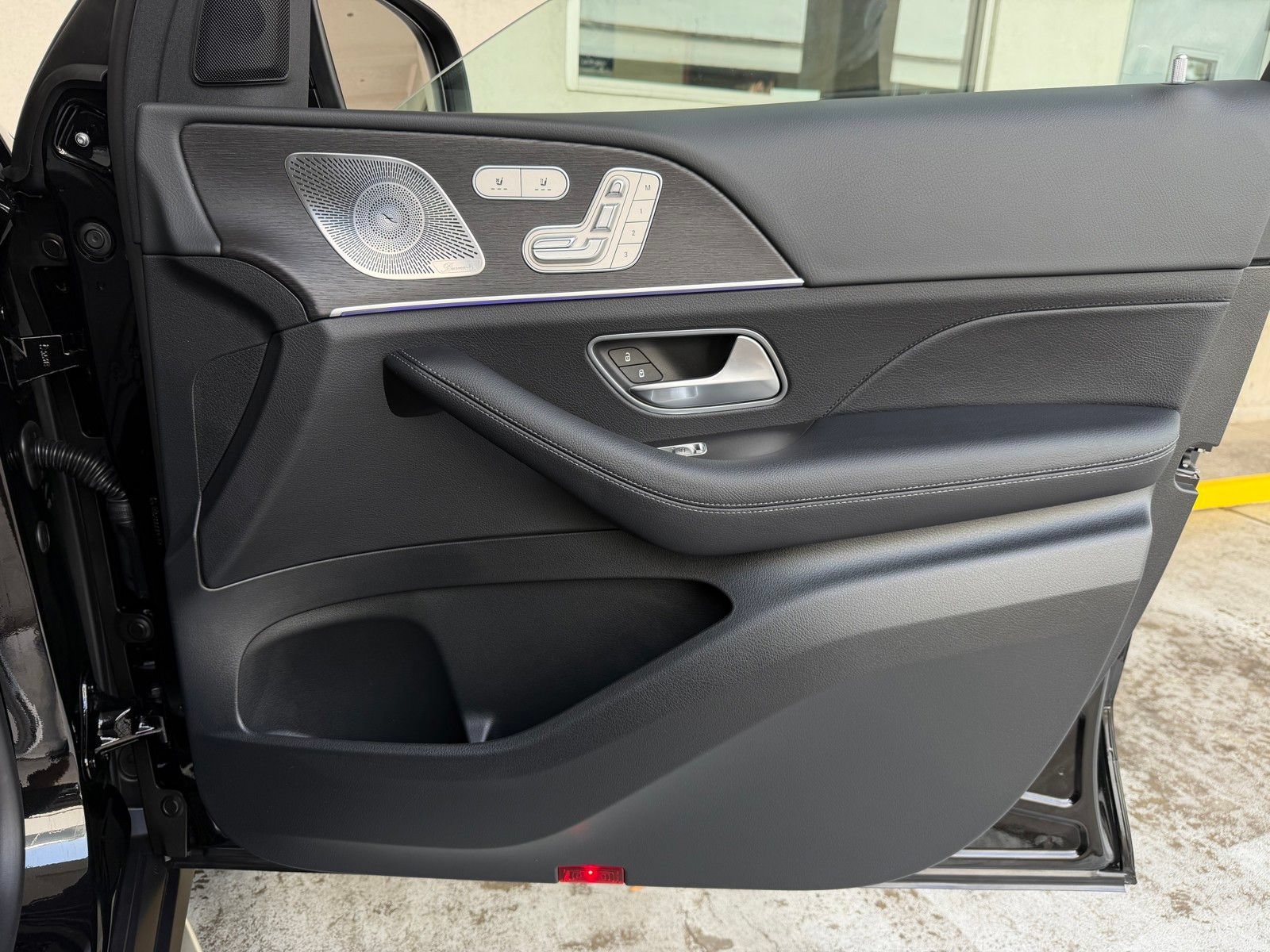 New 2026 Obsidian Black Metallic Mercedes-Benz GLE 350 image 43