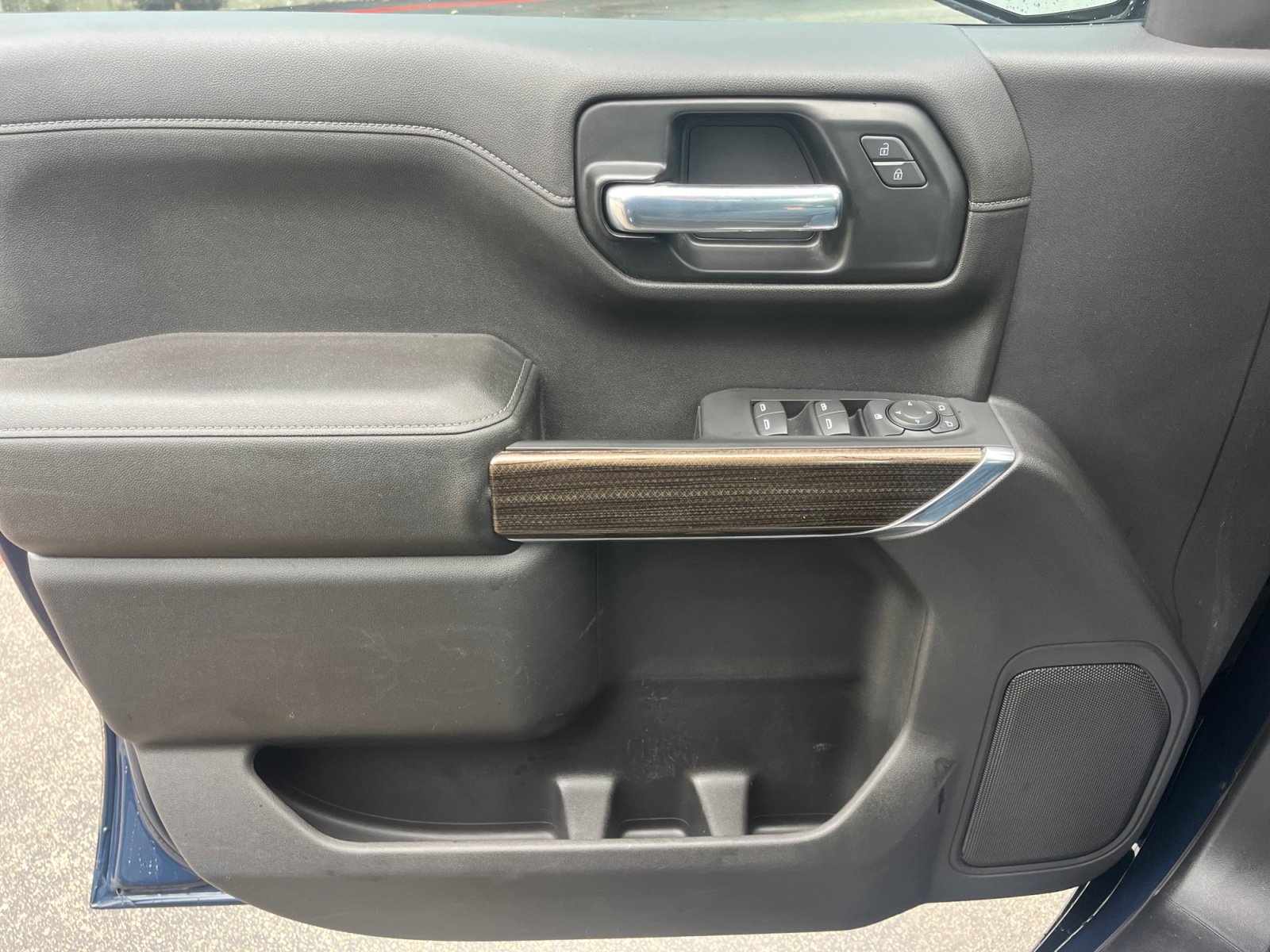 Used 2021 Northsky Blue Metallic Chevrolet LT image 23