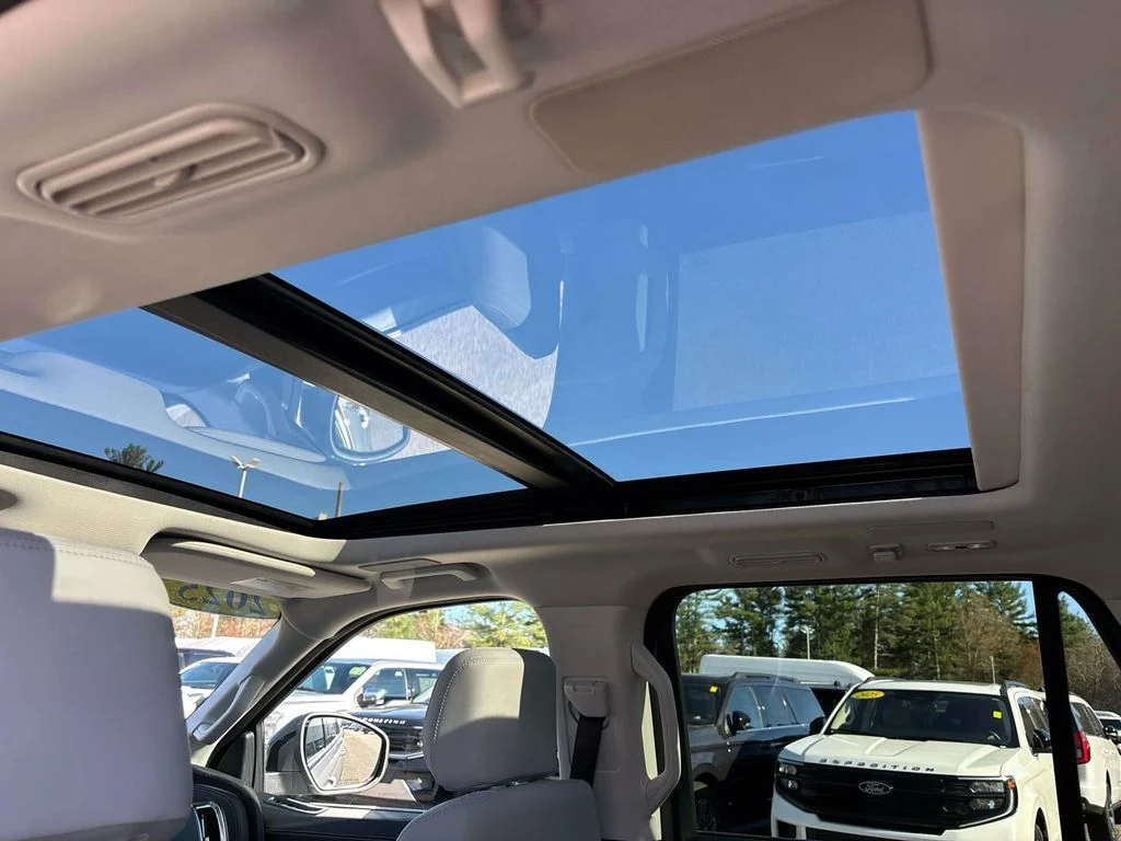 Used 2025 White Ford Platinum image 14
