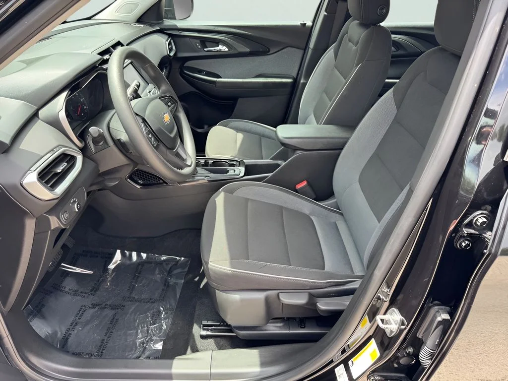 Used 2022 Black Chevrolet LS image 10