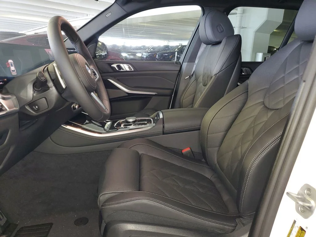 Used 2026 White BMW sDrive40i image 16