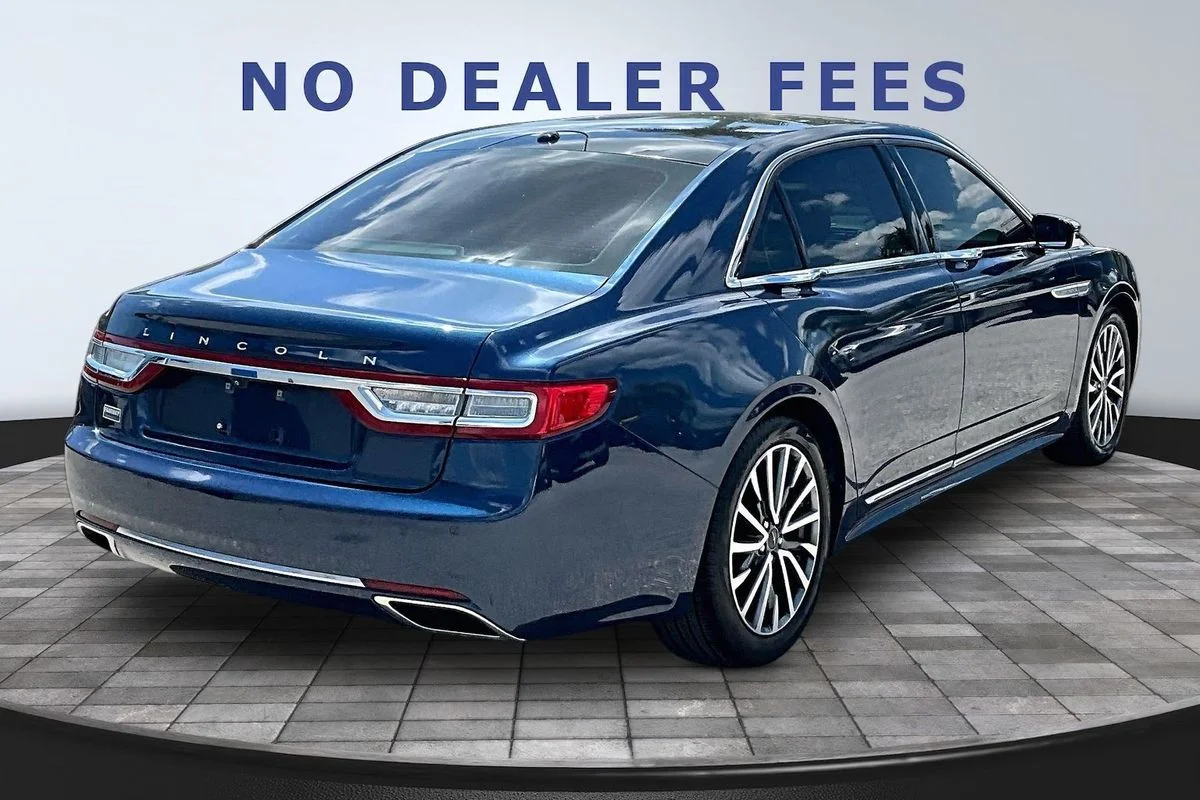 Used 2017 Blue Lincoln Select image 6