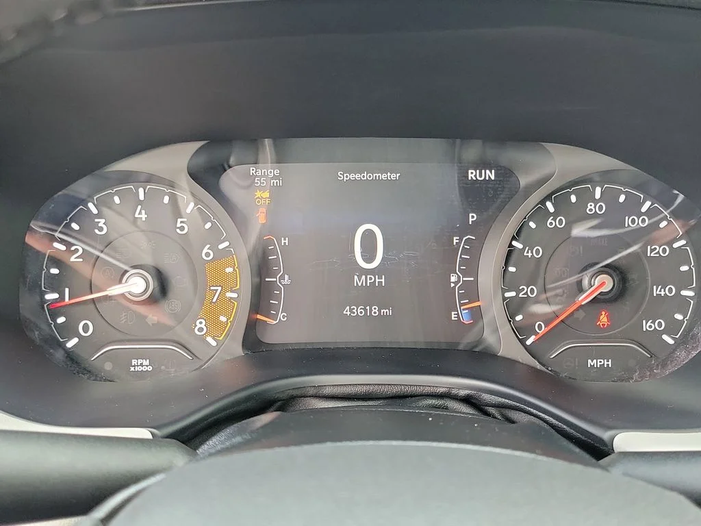 Used 2024 Gray Jeep Limited image 7