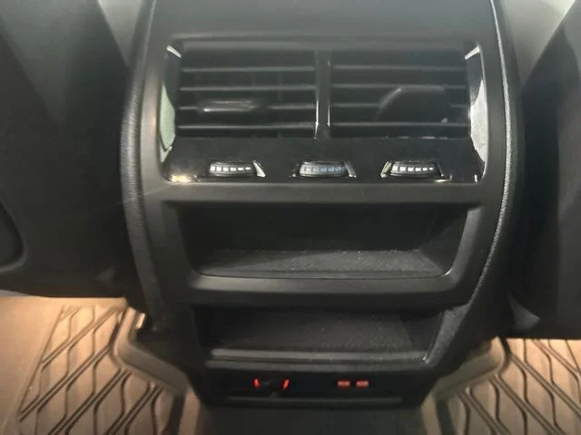 Used 2024 Gray BMW xDrive40i image 24