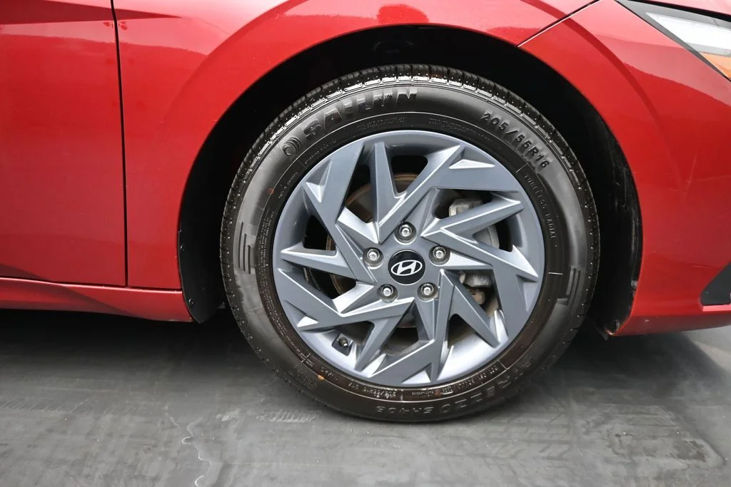 Used 2024 Red Hyundai SEL image 10