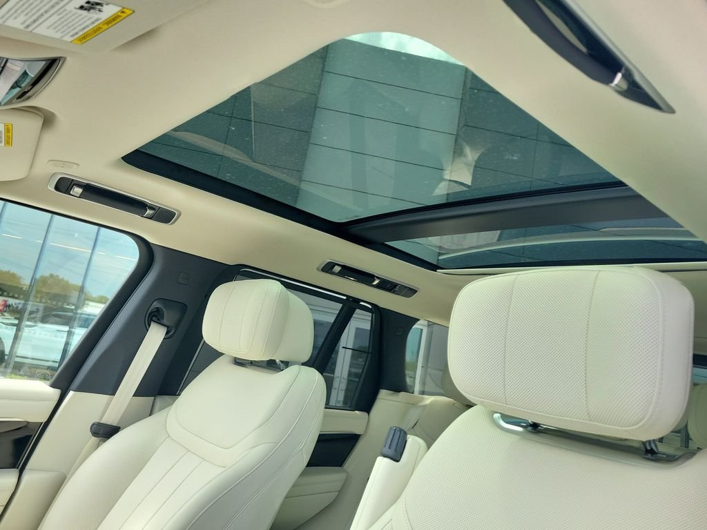 New 2026 Sunset Gold Satin LAND ROVER Autobiography image 28