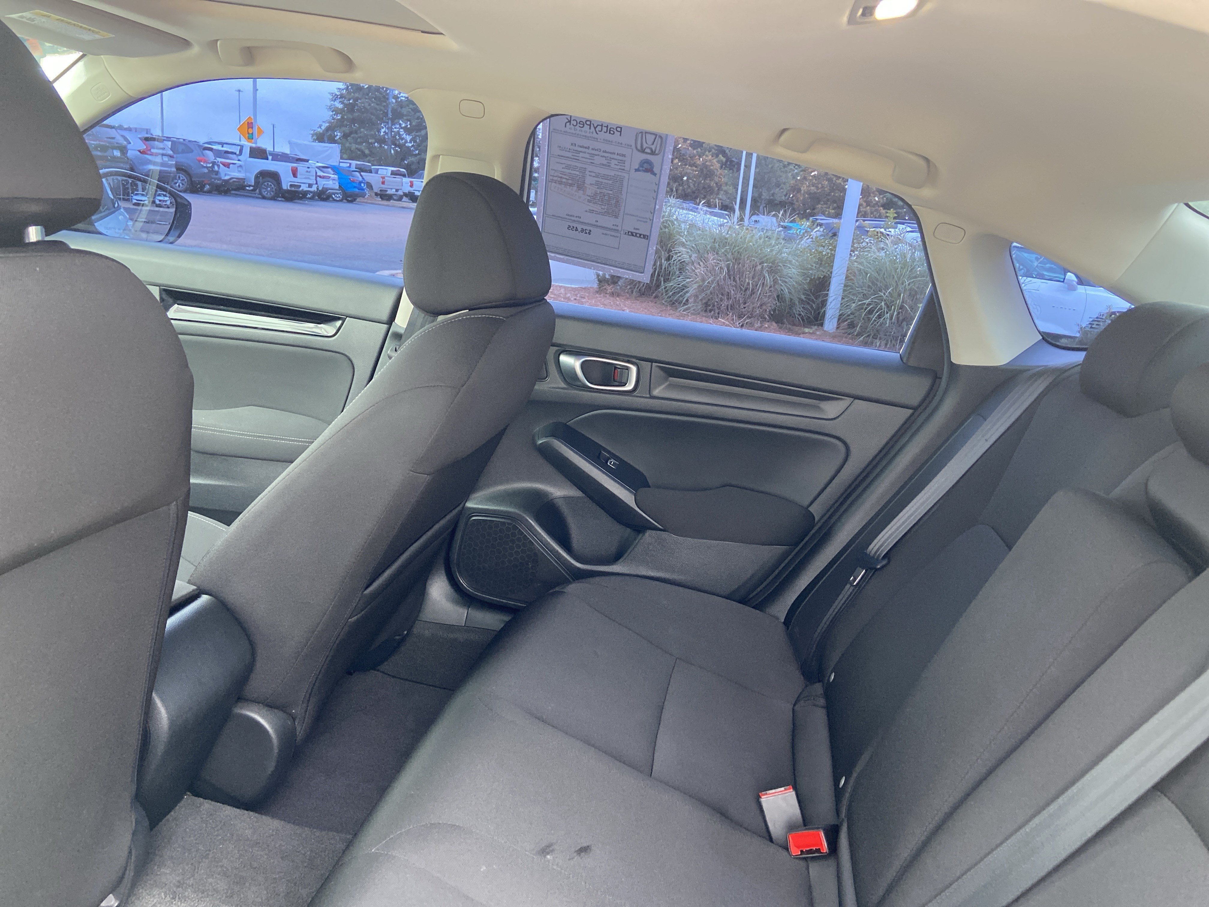 Used 2024 Platinum White Pearl Honda EX image 17