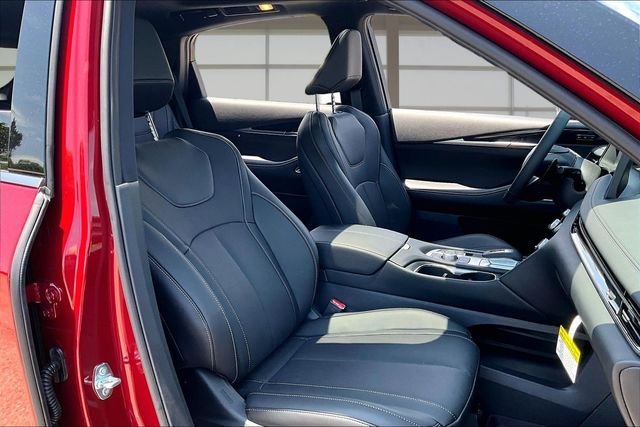 New 2027 2T SUN RED INFINITI SPORT image 7