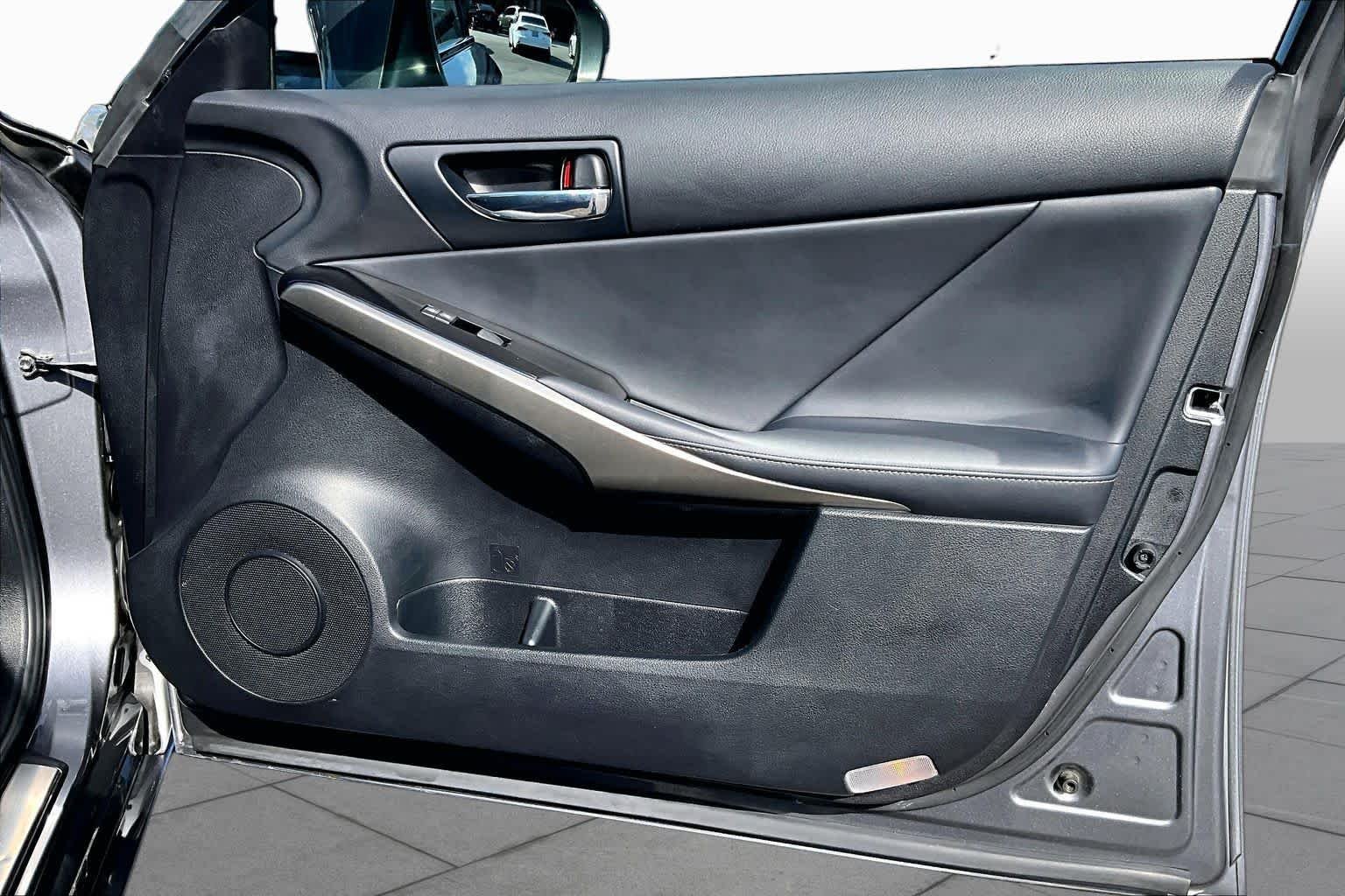 Used 2014 Nebula Gray Pearl Lexus  image 21