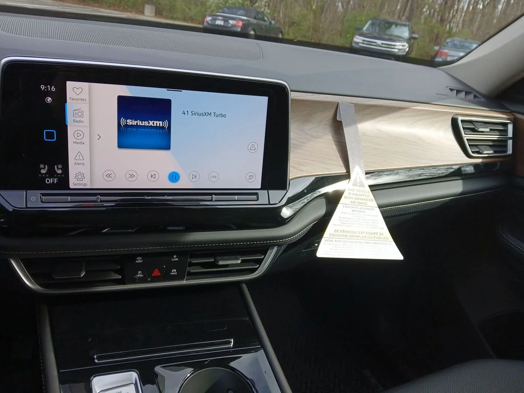 New 2026 Black Volkswagen 2.0T SE w/Technology image 17