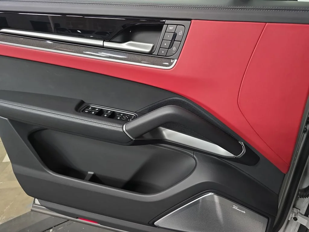 2025 Porsche Cayenne Turbo E-Hybrid - Photo 22