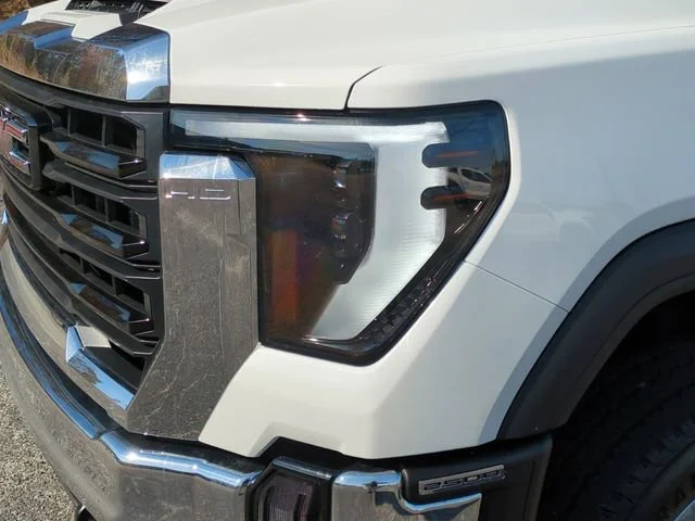 2024 GMC Sierra 2500HD Pro - Photo 9