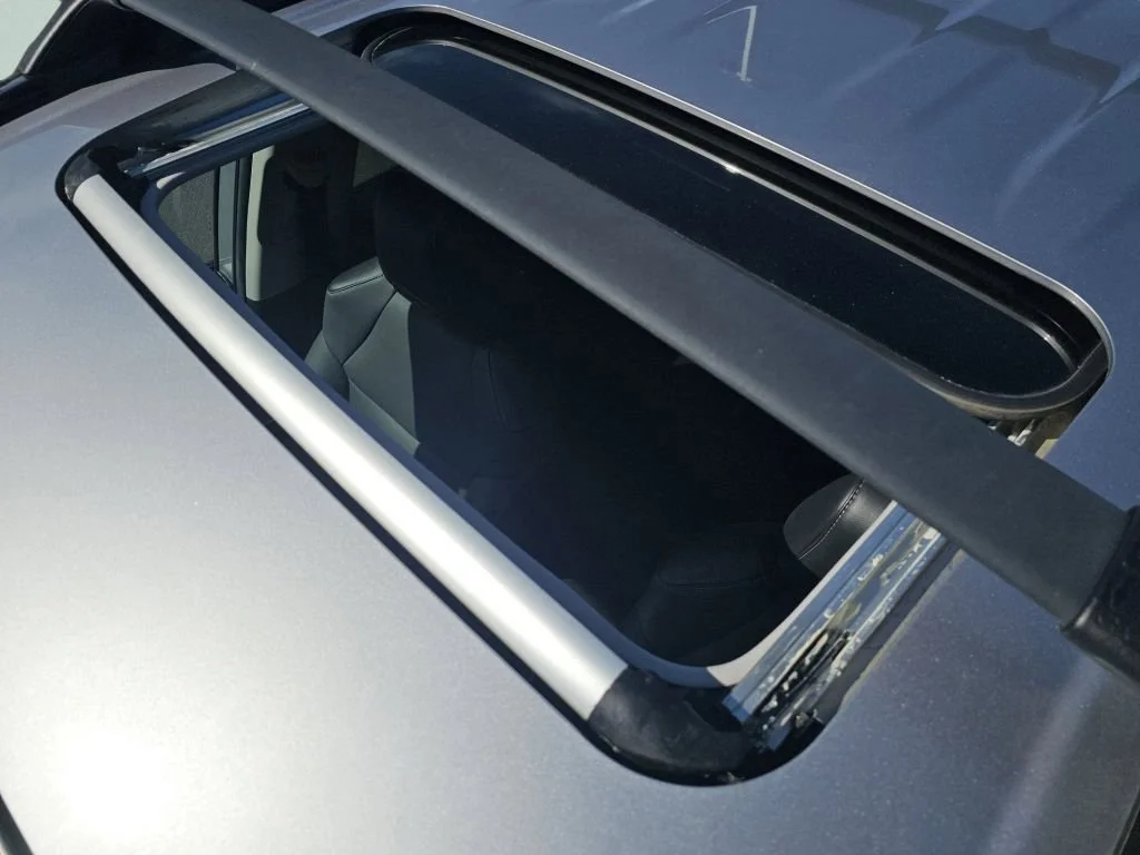 Used 2022 Silver Sky Metallic Toyota XLE Premium image 8