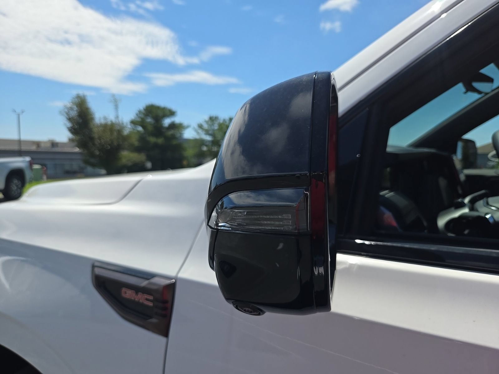 2026 GMC Yukon AT4 Ultimate - Photo 19