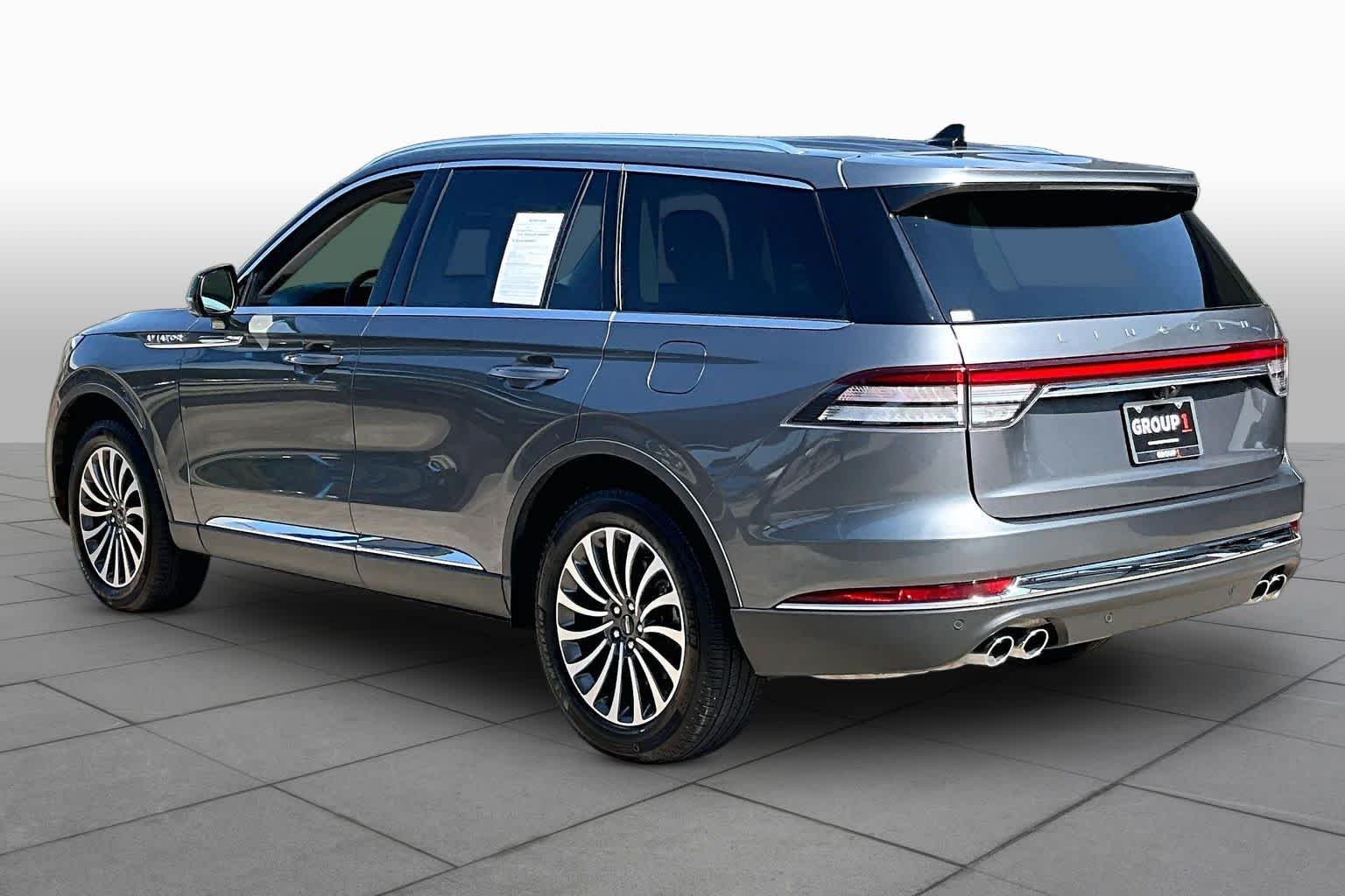 Used 2024 Asher Gray Metallic Clearcoat Lincoln Reserve image 22